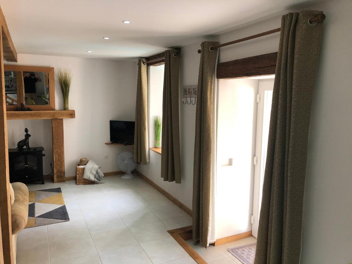 The Walnut Tree Chambre D'Hotes Le Dorat Exterior foto